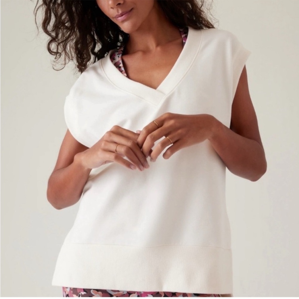 Athleta Cream V-Neck Sleeveless Sweater - Picture 3 of 5